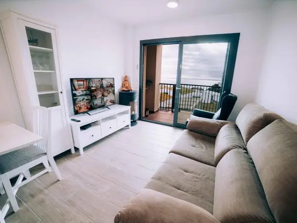 Apartamento nuevo con vistas al mar y terraza