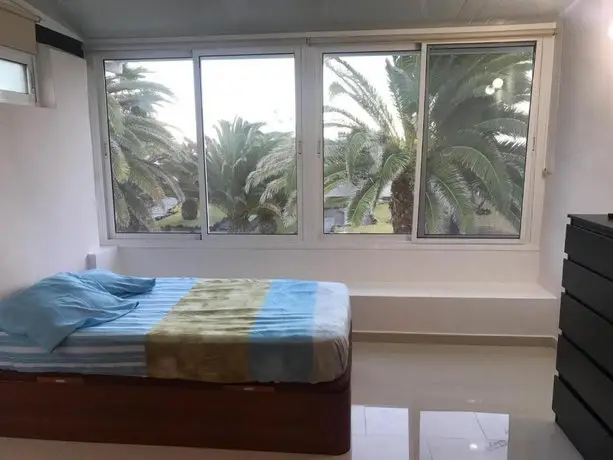 Coqueto apartamento en zona privada con piscinas y cerca de la playa 