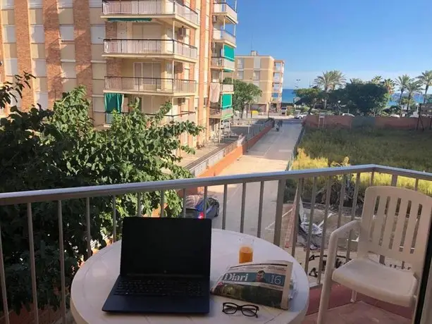 Espectacular apartamento a 50 metros de la playa PAU Casals 77