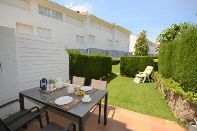 3096 Casa Adosada En s'Agaro Centro Dos Piscinas Y Grandes Jardines