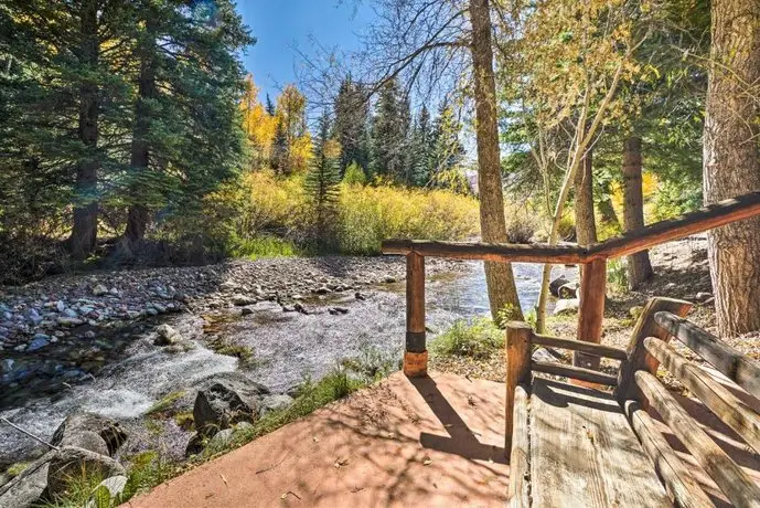 Charming Snowmass Studio on Creek 10 Mi to Aspen 