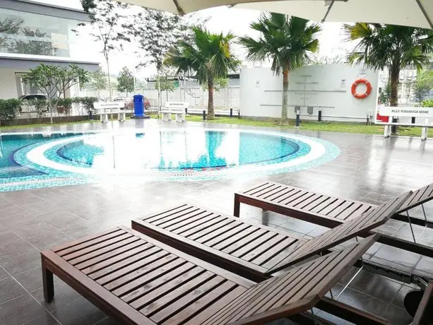 Ehsan Residence Poolview + Wifi @ Klia-Sepang-Nilai