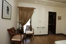 Lavish Executive Class 3 Bed Service Apartment 