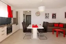 Iris Apartments Bol 