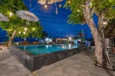 Nusa Indah Onai Hotel Swimming pool