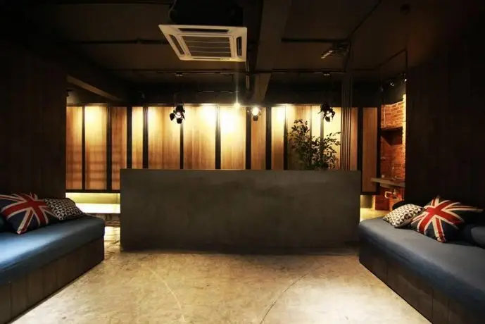 De Gallery Award Winning Guesthouse Can fit 8-10 pax Lobby