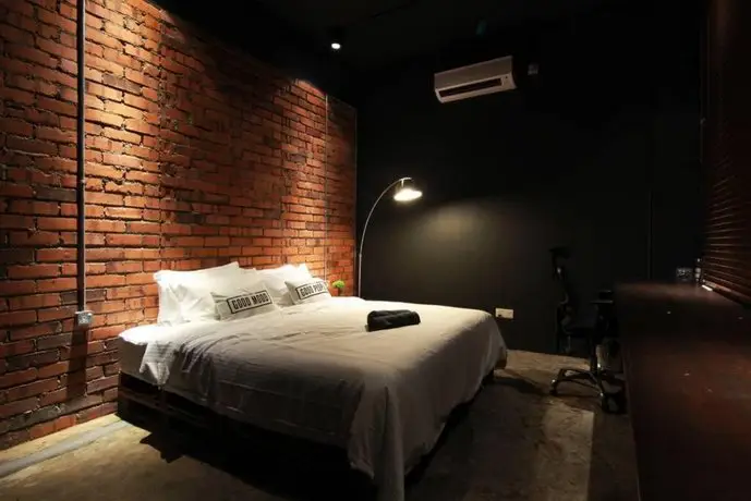 De Gallery Award Winning Guesthouse Can fit 8-10 pax room