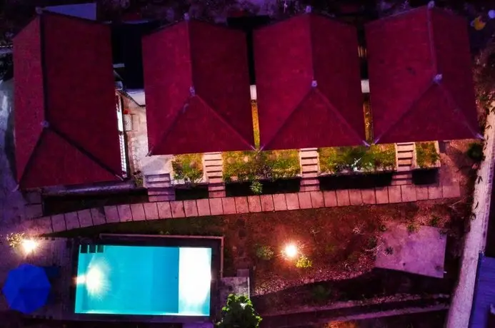 Kampuak Cottages 