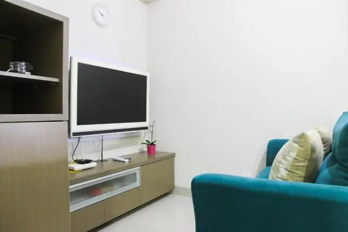 1br With Extra Balcony The Oasis Cikarang Apartment By Travelio 