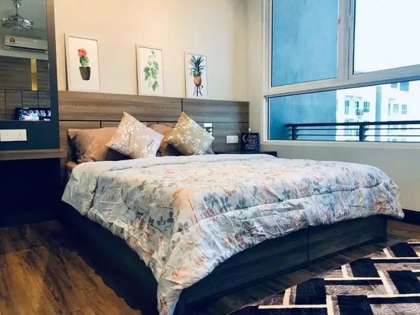 Cozy Studio Suite with Seaview near Queensbay Mall 