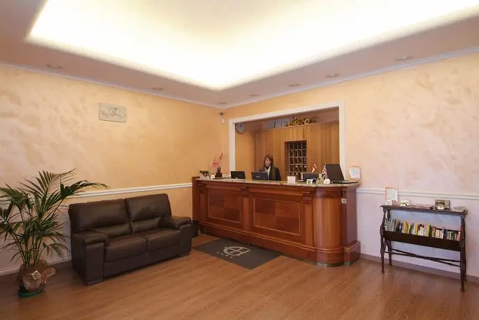 Hotel Euro House Suites 