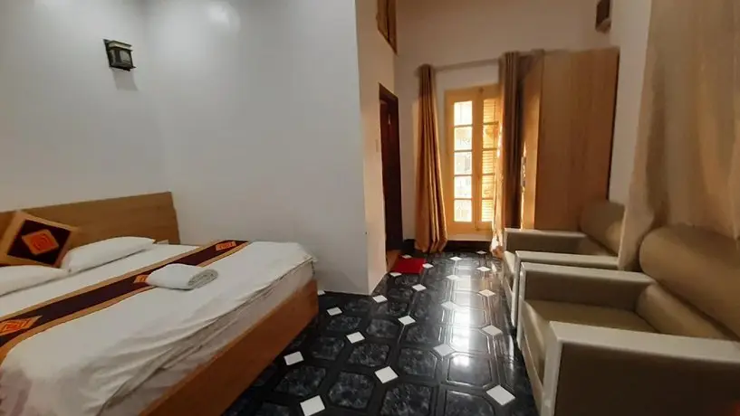 OYO 889 Ha Vy Motel 
