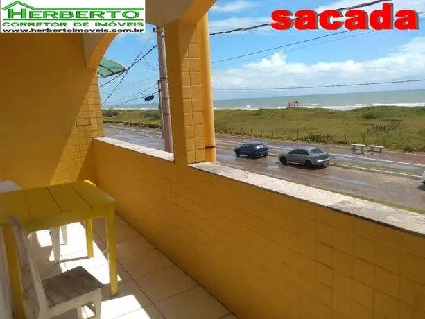 Apartamento com 03 dormitorios sendo uma suite na beira mar 