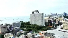 The Base Pattaya By Alin RoofTop blue sky Appearance