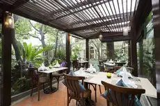 The Rose Residence Bangkok Bar / Restaurant