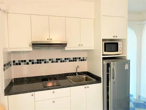 Angket hip residence fully equipped 1 bedroom + bath tub & shower 