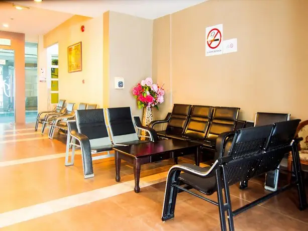 OYO 89408 Royal Hotel 