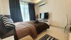 Cozy Luxury room with Private Beach North Pattaya Club Royal Condominium room