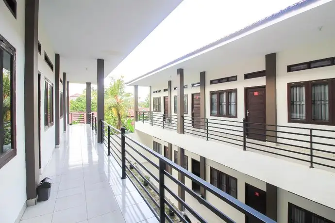OYO 962 Family Residence 
