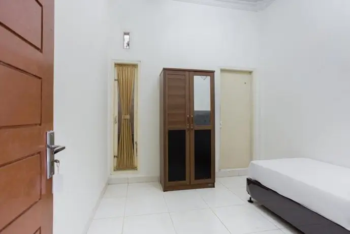 OYO Life 2785 Kost Putra Haqiqin 