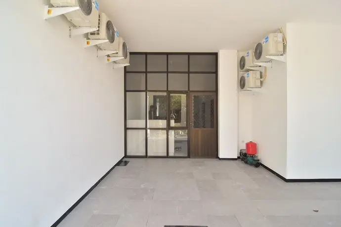 OYO 1060 Rungkut Mejoyo Selatan 
