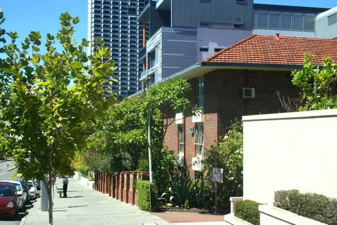 M5 Apartment in the free transit zone West Perth 