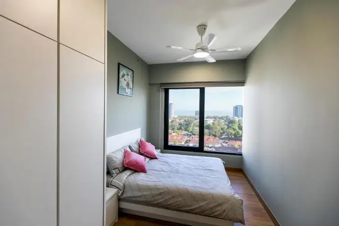 Tropicana High Floor Luxury 3BR Suite room