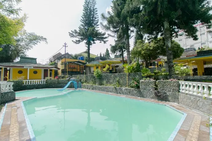 OYO 1996 Koneng Hotel Swimming pool