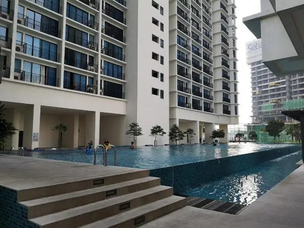 The Sky Deck @ Trefoil Setia Alam Swimming pool