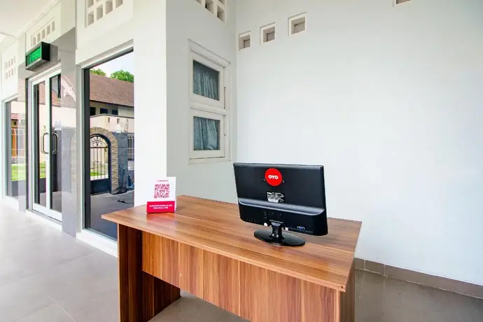 OYO 2217 Permana Guesthouse Syariah 