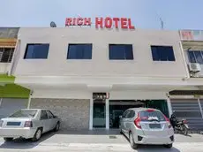 OYO 89495 Rich Hotel Appearance