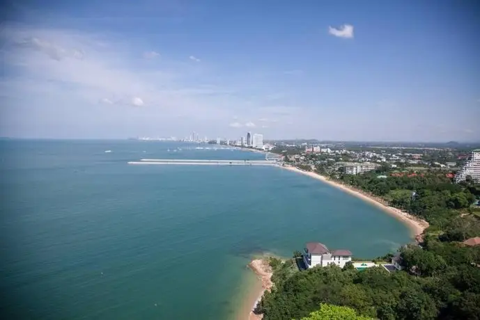 Pattaya seaside balcony/Beach front/4 peoples