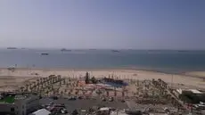 Apartment with balcony on the beach 