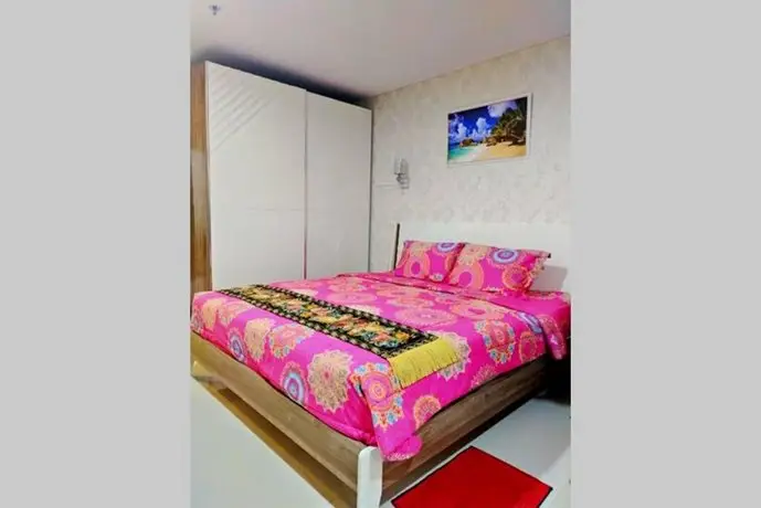 Romantic Comfy Apartment near Simpang Lima