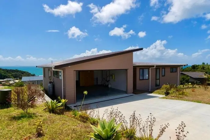 Belvedere - Cable Bay Holiday Home