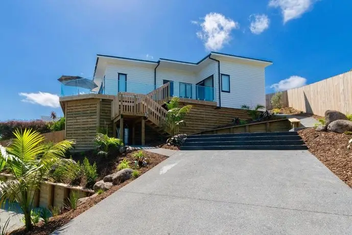 The Mariner's Post - Cable Bay Holiday Home