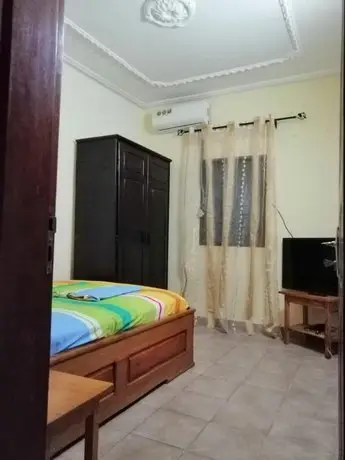 Appartement-Studio moderne meuble entierement climatise a Douala 