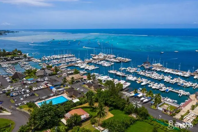 The Red Apt in Punaauia - w/Ocean view