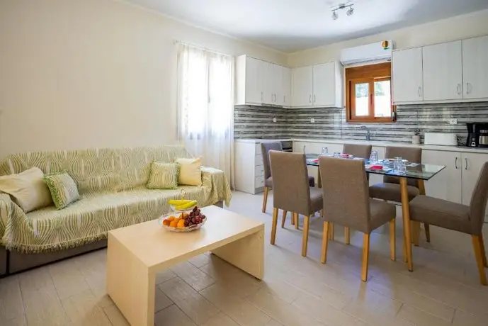 Lefkada Family friendly house with parking yard