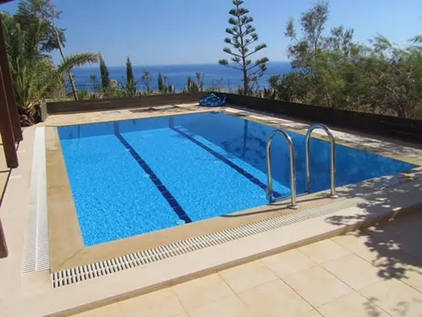 Iremia Studio Apartment Seaview & Swimmingpool 