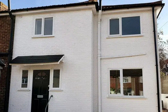 Modern Rochester 3 Bed House