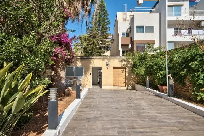 Spinola Park Heights - The Studio