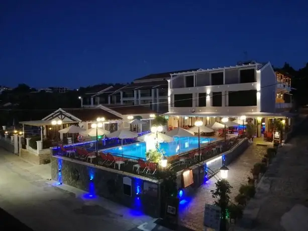 Jasmine Pool Bar & Apartments 