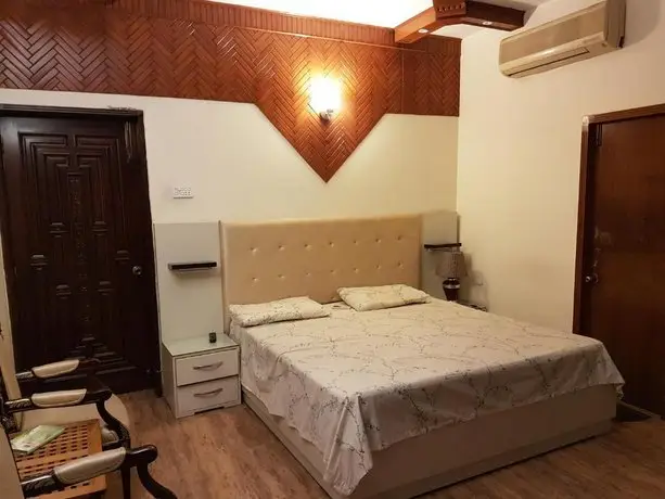 5 Bedroom Apartment In Gulberg Ii