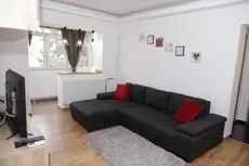 Robert 's apartament 