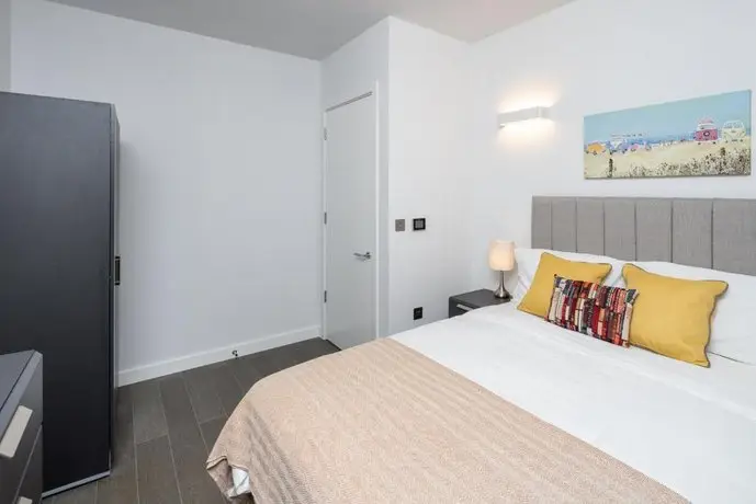 St Albans City Apartments - Near Luton Airport and Harry Potter World 