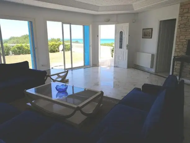 Infinity View spacious flat near the beach