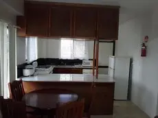 Sharmas Holiday Apartment 125 Kennedy Avenue 